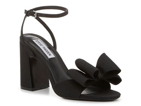 Steve Madden effective sandal